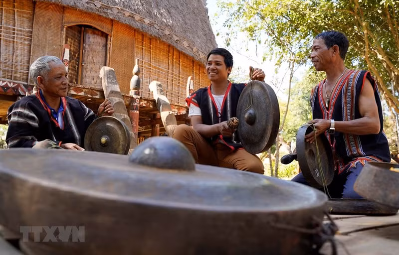 Los gongs se utilizan en diferentes festivales tradicionales de las etnias en Tay Nguyen. (Fotografía: VNA)