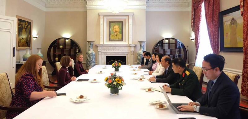 En la reunión. (Fotografía: baoquocte.vn) 