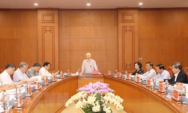 En mayo de 2023, el secretario general del PCV, Nguyen Phu Trong, presidió una reunión de la Dirección Central sobre la lucha anticorrupción. (Foto: VNA)