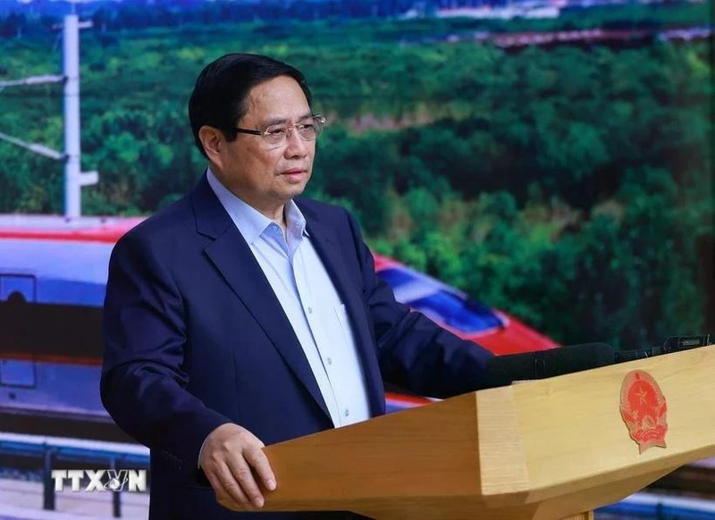 El primer ministro de Vietnam, Pham Minh Chinh, habla en la reunión. (Foto: VNA)