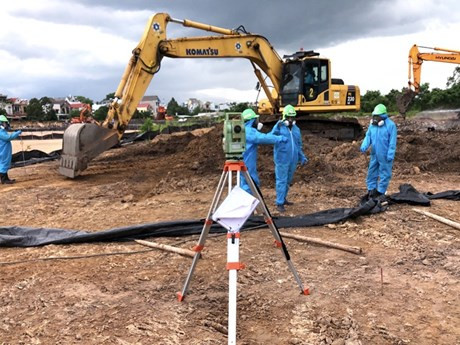 Tratamiento del suelo contaminado con dioxina en aeropuerto de Bien Hoa. (Foto: Usaid Vietnam)