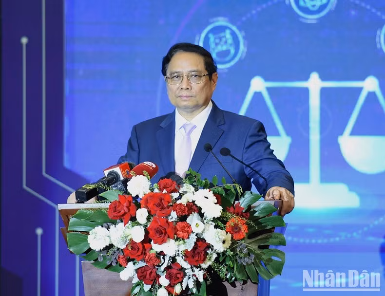 El premier pronuncia un discurso para dirigir la conferencia.