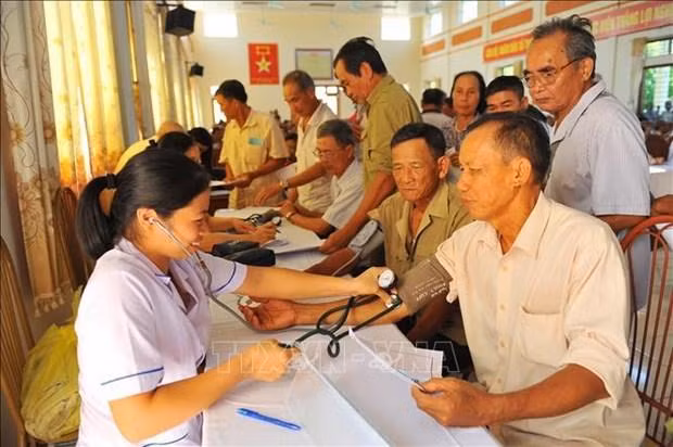 Vietnam se enfrasca en asegurar el bienestar social, con miras a los objetivos de desarrollo nacional (Fotografía: VNA) Vietnam se enfrasca en asegurar el bienestar social, con miras a los objetivos de desarrollo nacional (Fotografía: VNA)