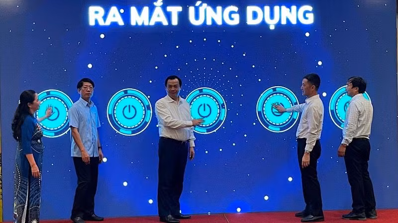 En el acto de lanzamiento de la aplicación. 