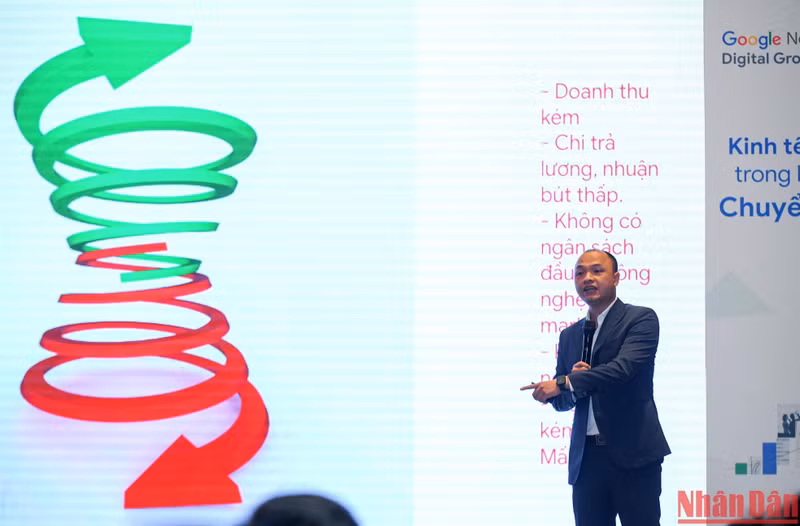 Kap Thanh Long, editor en jefe adjunto de la revista digital Conocimiento y experto periodístico, habla sobre las medidas para optimizar los ingresos de la publicidad.