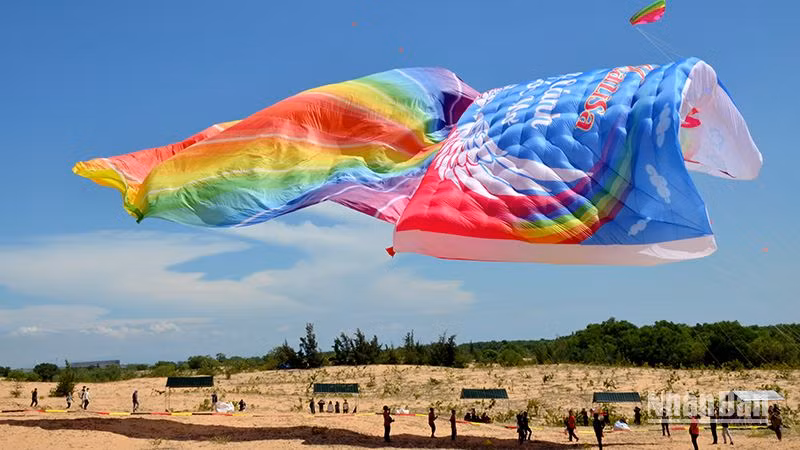 El fesitval se celebra en la comuna de Hoa Thang, del distrito de Bac Binh, en la central provincia vietnamita de Binh Thuan.