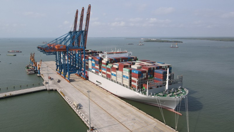 El súper- portacontenedores M/V OOCL Spain. 