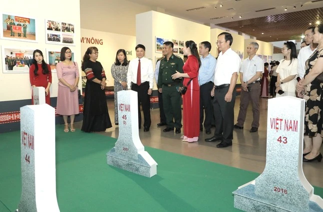 En la exposición. (Foto: tienphong.vn)