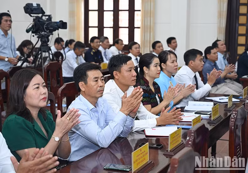 Delegasos a la cita.