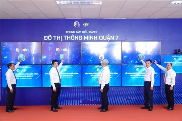 Lanzan el Centro de Operaciones Urbanas Inteligentes en el Distrito 7 de Ciudad Ho Chi Minh. (Foto: laodong.vn)