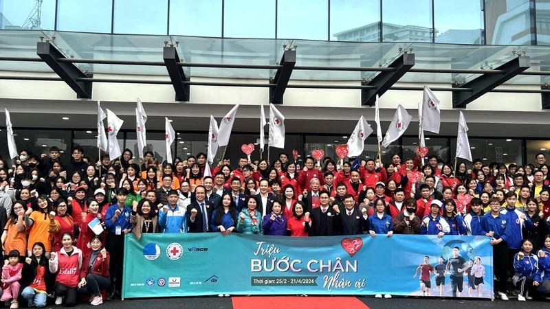 La Cruz Roja de Vietnam lanzó recientemente en Hanói la campaña “Millón de pasos de bondad” (Foto: nhandan.vn)