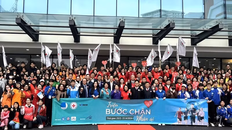 La Cruz Roja de Vietnam lanzó recientemente en Hanói la campaña “Millón de pasos de bondad” (Foto: nhandan.vn)