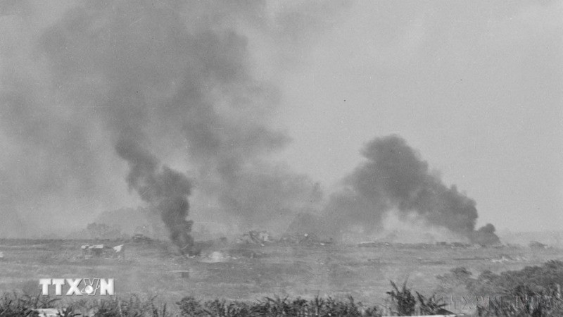 El Ejército de Liberación avanza hacia la localidad de Duc Lap el 10 de marzo de 1975. (Foto: VNA)