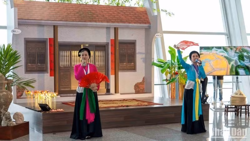 Una actuación de Cheo. 