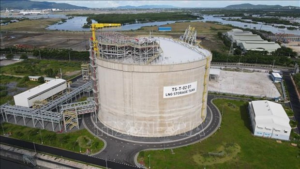 Un tanque de gas natural licuado de la Corporación de Gas de Vietnam en el terminal de GNL de Thi Vai en el distrito de Tan Phuoc, en la provincia de Ba Ria-Vung Tau. (Foto: VNA)