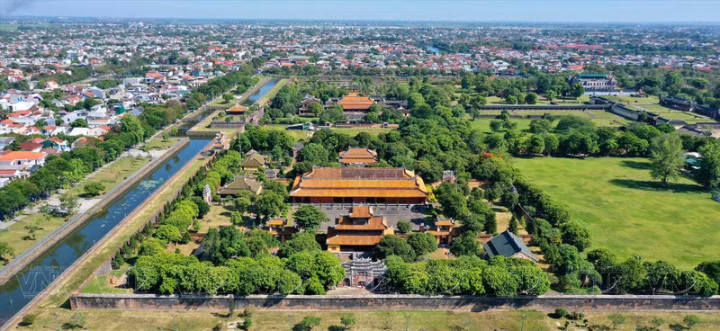 Hue - ciudad de patrimonios y festivales