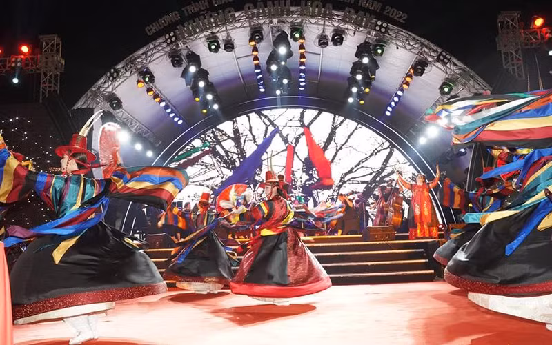 Presentación de la música y cultura surcoreana en el evento. (Fotografía: qdnd.vn)