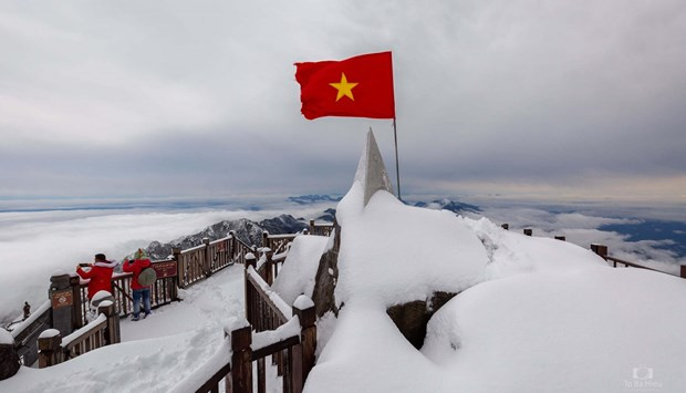 En la cima de la montaña Fansipan. (Fotografía: VNA)