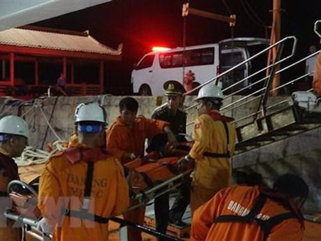Rescatan a un tripulante de barco extranjero accidentado en el mar. (Fotografía: VNA)