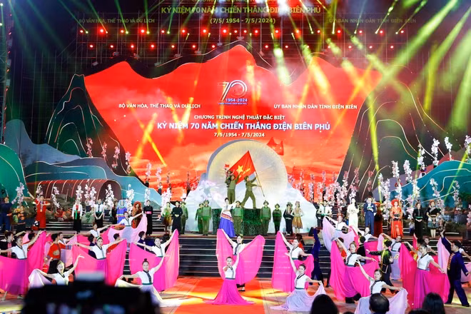 En una actividad para conmemorar el 70 aniversario de la Victoria de Dien Bien Phu. (Foto: VNA)