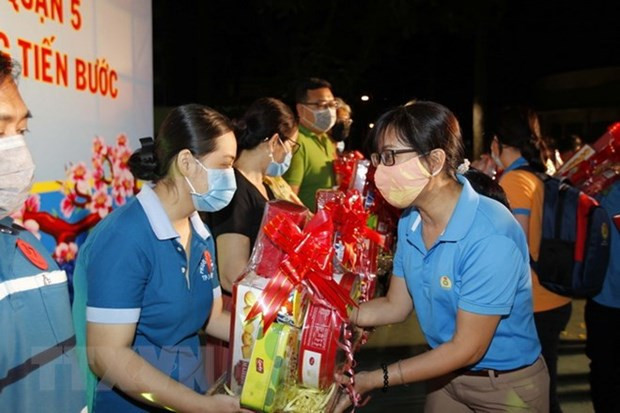 Ciudad Ho Chi Minh ofrece asistencia financiera a pobres con motivo del Tet. (Fotografía: VNA)