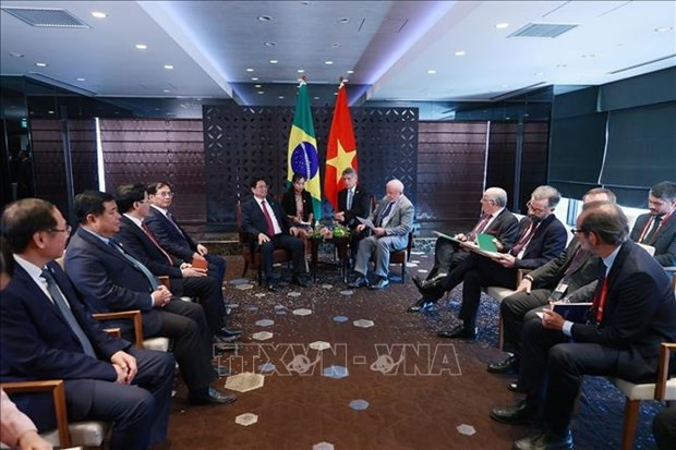 El panorama del encuentro entre el primer ministro vietnamita, Pham Minh Chinh, y el presidente de Brasil, Luiz Inácio Lula da Silva. (Foto: VNA)