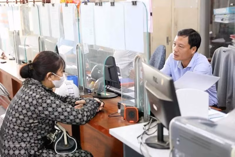 Los trámites administrativos se gestionan con rapidez y transparencia en la comuna de Thuy Van, distrito de Thai Thuy, provincia de Thai Binh. (Foto: VNA)