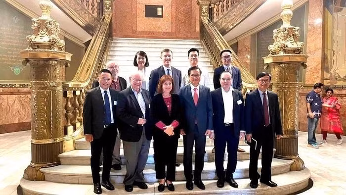 Asistentes al encuentro. (Foto: congthuong.vn)