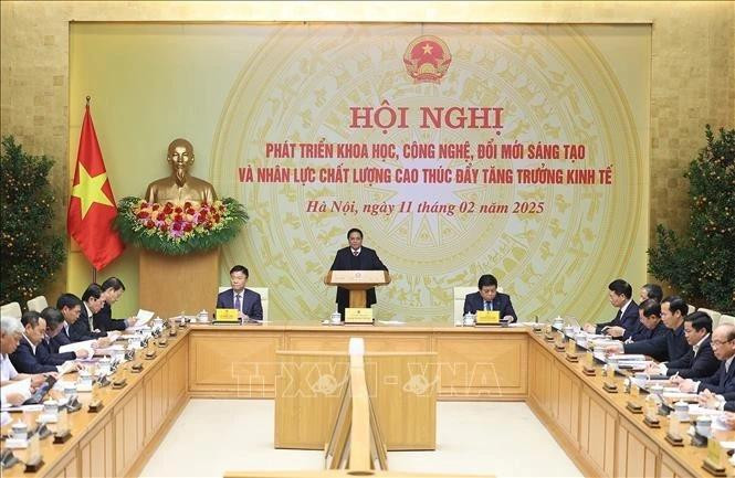 El primer ministro vietnamita, Pham Minh Chinh, habla en el evento. (Foto: VNA)