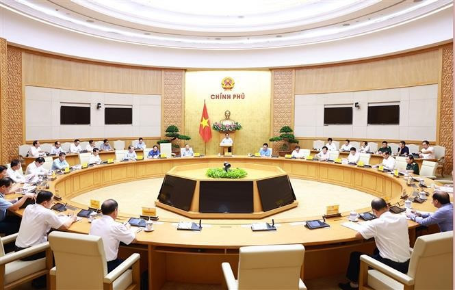 Premier vietnamita aboga por desarrollo sostenible de la economía marina