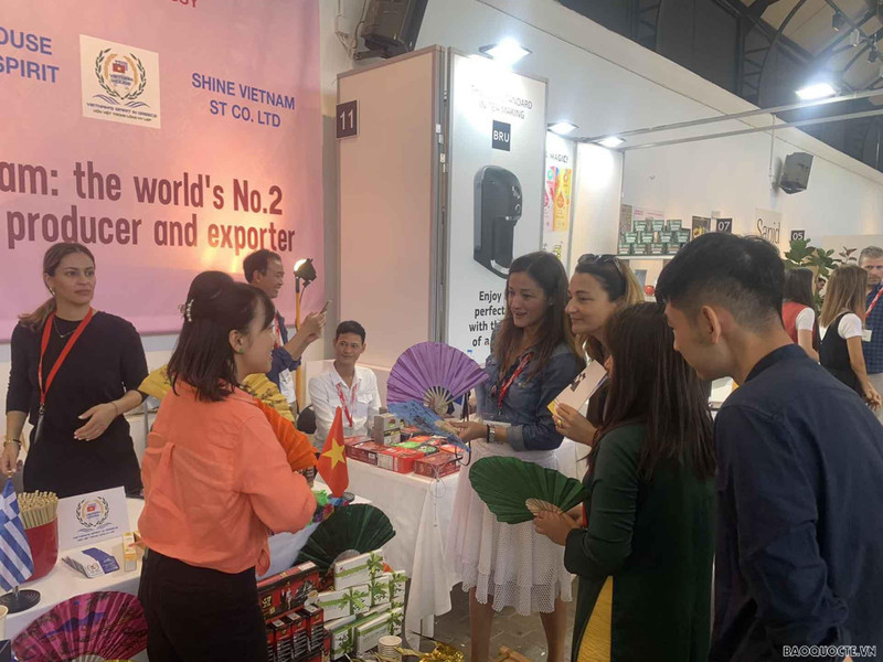 Espacio de Vietnam capta atención del público en el evento. (Fotografía: baoquocte.vn) 
