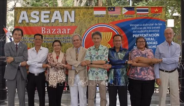 Al evento asisten embajadores de los países de la Asean en Argentina y el vicecanciller del país anfitrión, Pablo Tettamanti. (Fuente: VNA)