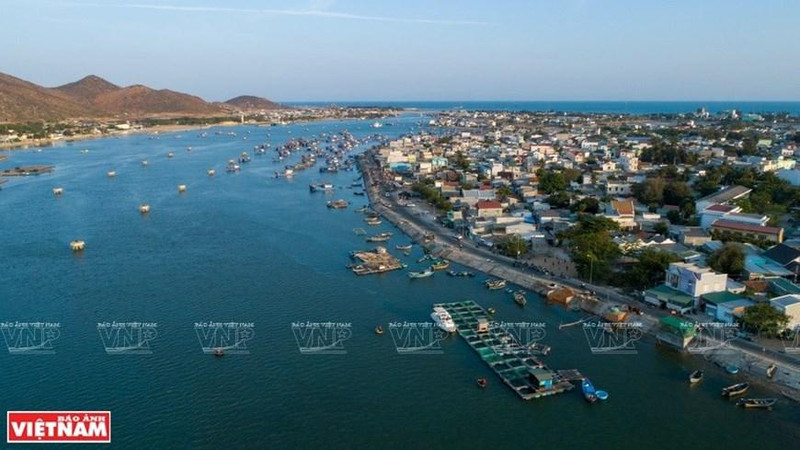Dam Nai es una laguna de unas mil 200 hectáreas en el distrito de Ninh Hai, provincia de Ninh Thuan. (Fotografía: VNA)