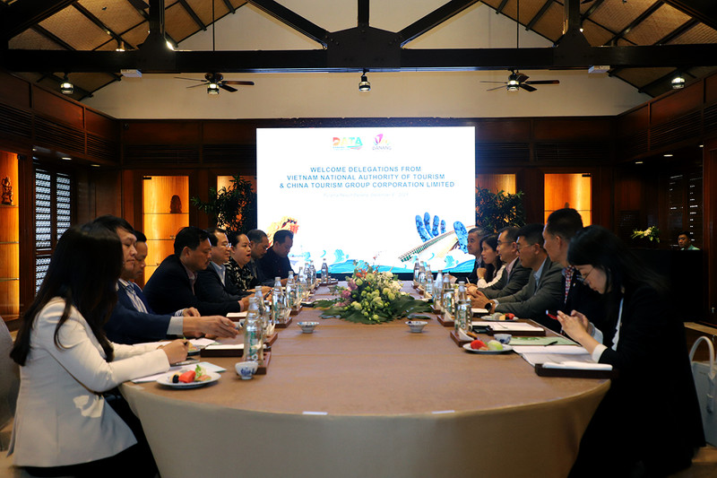 En la reunión. (Foto: Administración Nacional de Turismo de Vietnam) 