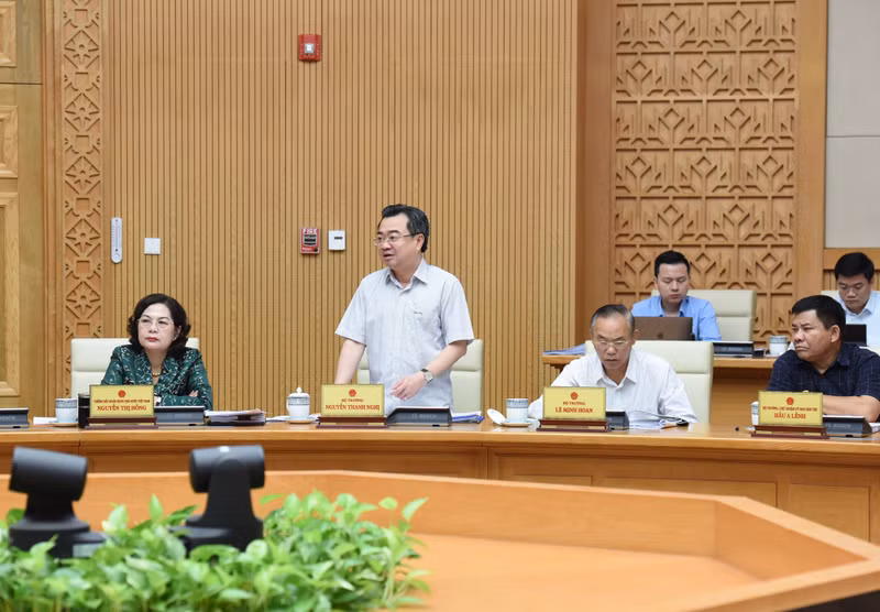 El ministro de Construcción, Nguyen Thanh Nghi, en su intervención.