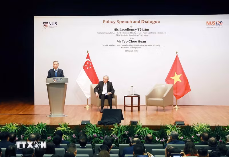 El secretario general del PCV, To Lam, pronuncia su discurso. (Foto: VNA)