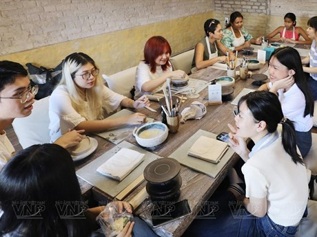 El movimiento de alfarería se vuelve popular entre los jóvenes de Ciudad Ho Chi Minh. (Fuente: VNP)
