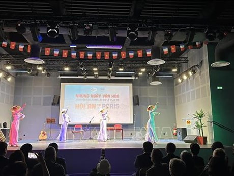 Actuación artística en la ceremonia. (Foto: VNA)