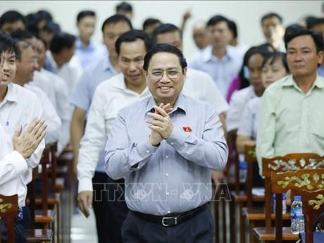 El primer ministro de Vietnam, Pham Minh Chinh, se reúne con votantes de Can Tho. (Fotografía: VNA)