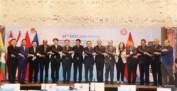 Delegados en el foro. (Fotografía: VNA)