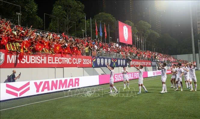 Vietnam gana 2-0 a Singapur en el partido de ida de las semifinales de la Copa Mitsubishi Electric de Asean 2024. (Foto: VNA)