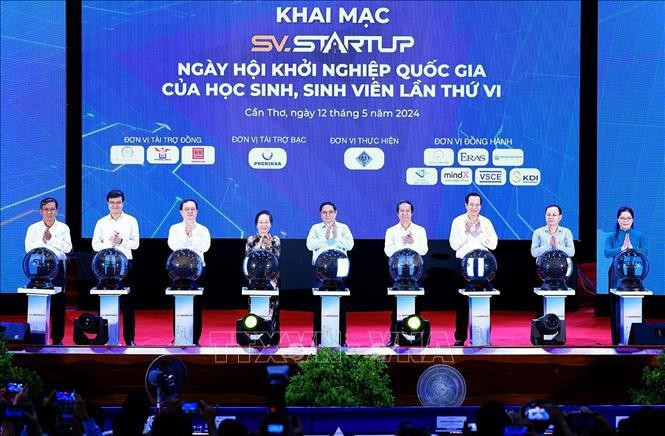 El primer ministro vietnamita, Pham Minh Chinh, en la inauguración del Festival Nacional de Emprendimiento Estudiantil. (Foto: VNA)