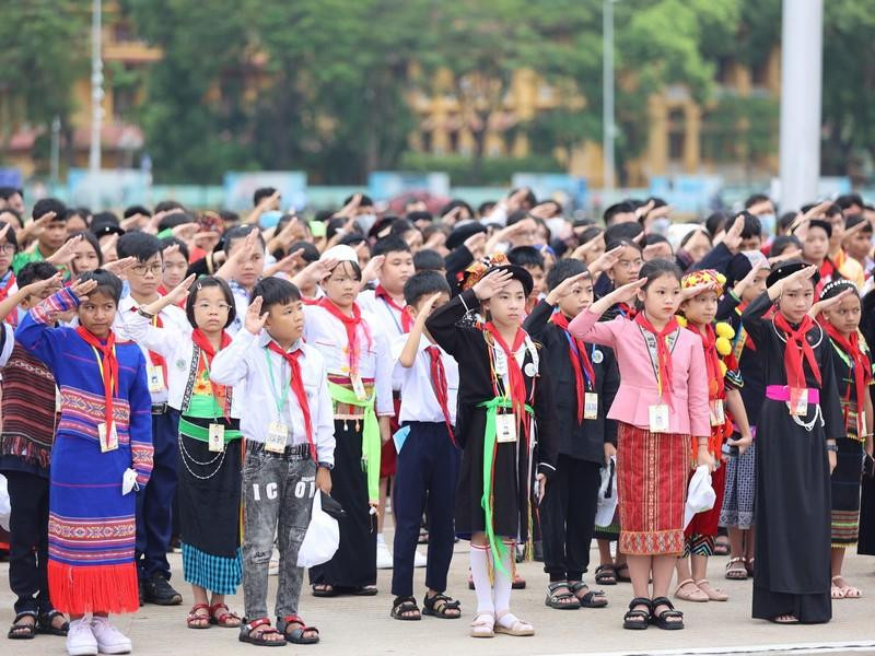 Los delegados son 263 niños destacados de los 54 grupos étnicos de Vietnam. (Fotografía: tienphong.vn) 