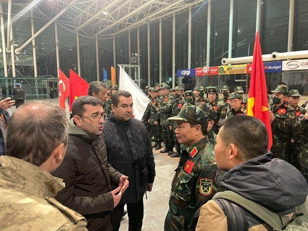 Rescatistas militares vietnamitas se unen a la búsqueda de víctimas del terremoto en Turquía. (Fotografía: Vietnamplus)