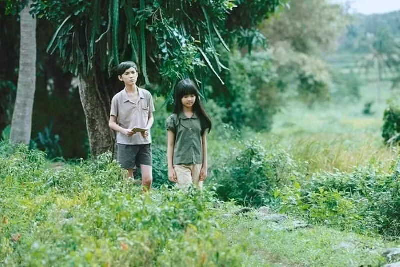 Una escena de la película vietnamita “Veo flores amarillas sobre el verde césped” (Foto: VNA)