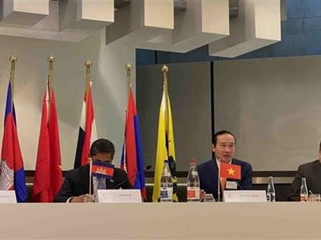 El embajador vietnamita en Bélgica, Nguyen Van Thao, en el foro. (Fotografía: VNA)