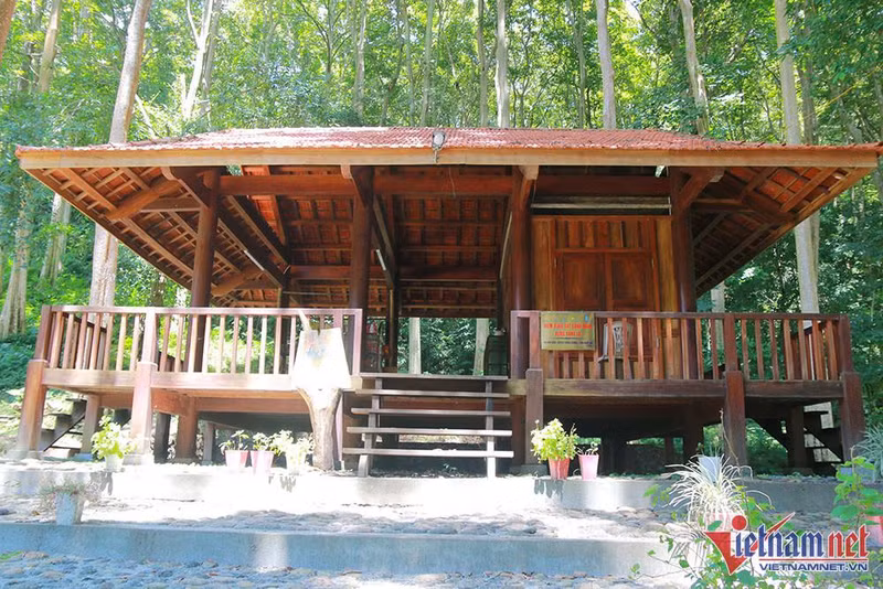 La casa sobre pilotes proporciona un espacio para recobrar energías y es un excelente sitio para disfrutar el paisaje.