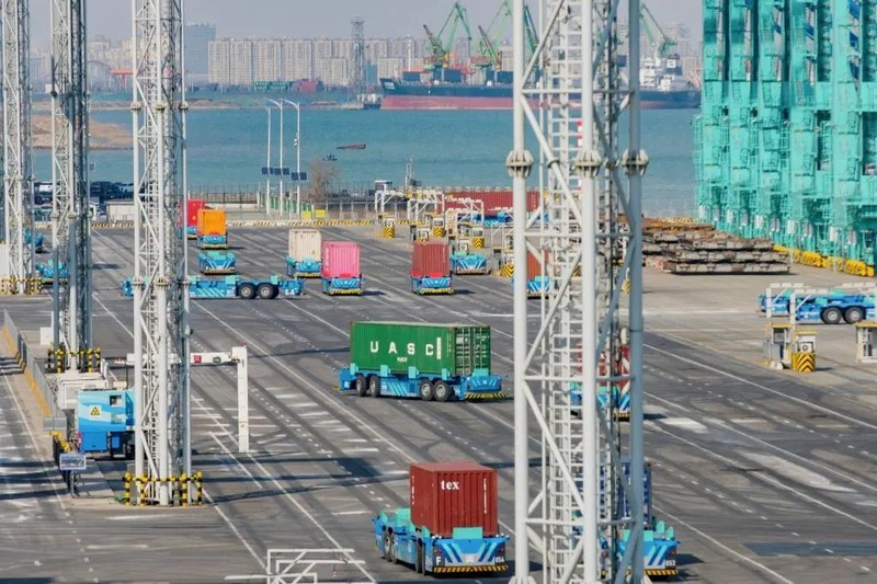 Terminal de contenedores impulsada por Internet de las cosas del mundo en Tianjin, China. (Foto: Xinhua)
