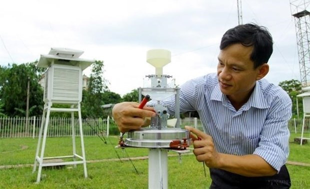 Realizan mantenimiento a los equipos de pronóstico meteorológico. (Foto: VNA)
