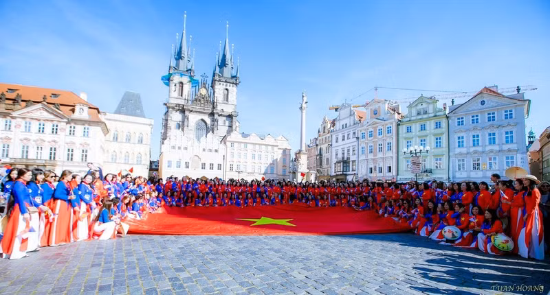 Debuta Club de patrimonio vietnamita de Ao dai en República Checa. (Foto: VNA)